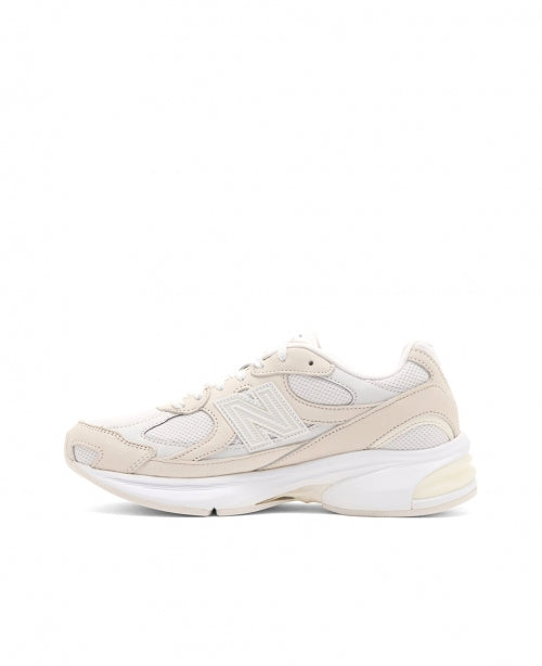 White New Balance Abzorb 2010