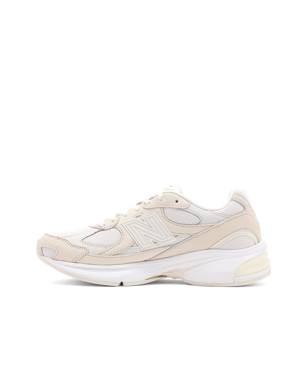 White New Balance Abzorb 2010