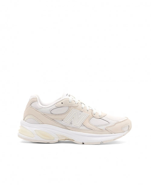 White New Balance Abzorb 2010