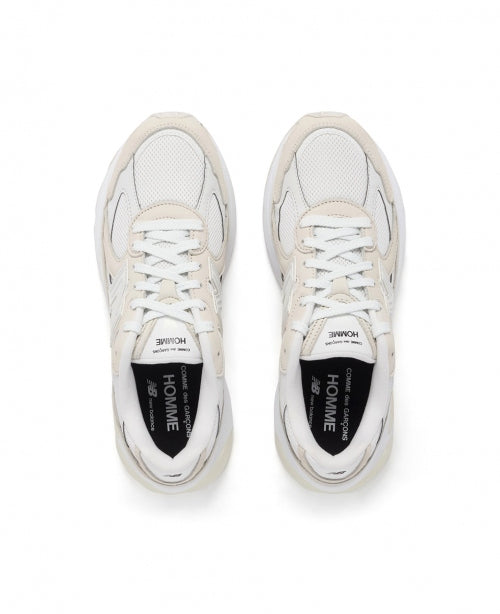 White New Balance Abzorb 2010