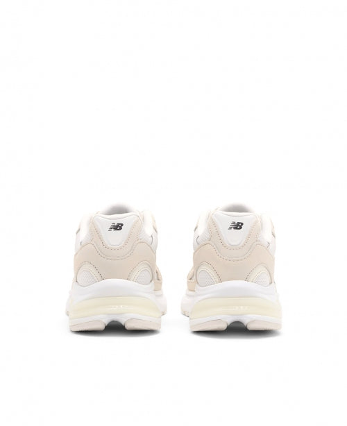 White New Balance Abzorb 2010