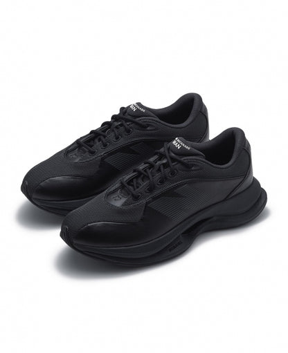 Black New Balance TF100