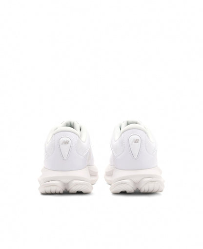 White New Balance TF100